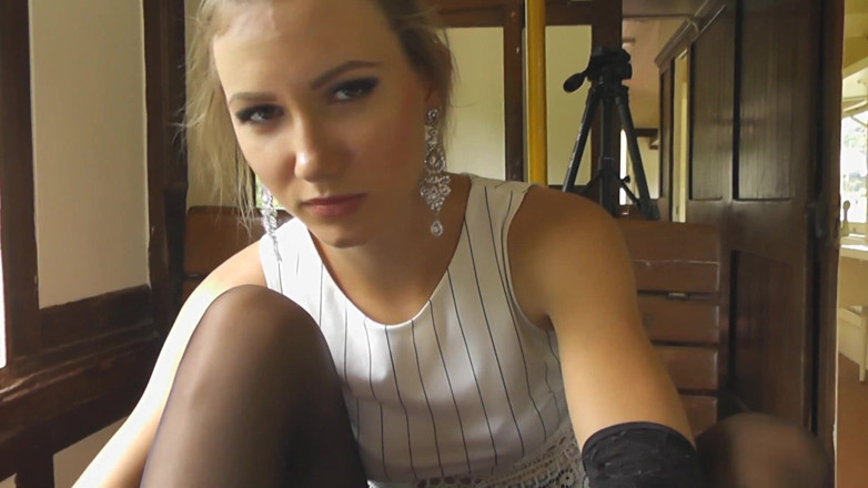 Angel The Dreamgirl: Feticcio sega in guanti di nylon
