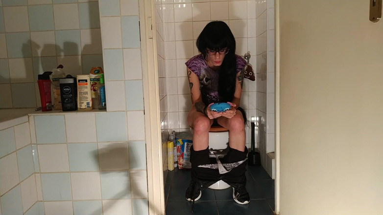 Beth Kinky: Pee and brown bear