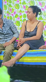 Novomanželé milují manželský pár Hanimun v hotelu Goa a nachytali se na něco špatného