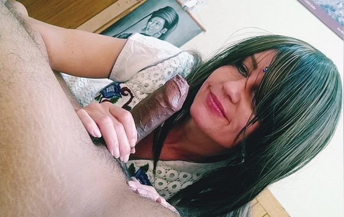 Bolly Karma: 美しいホットな痴女妻との朝のセックス