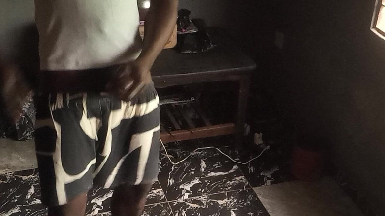 Moviesporn1: Denna brors hårt i sperma utan att bjuda in kvinna