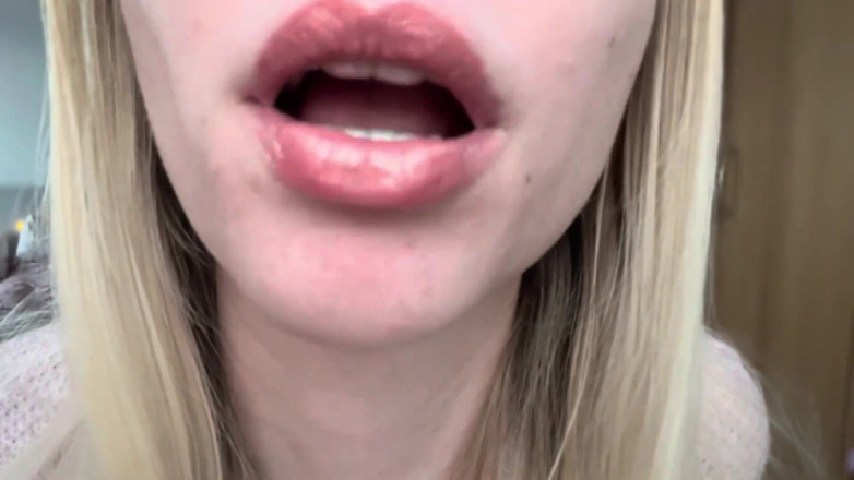 Goddess_Bella_Rae: La bocca suona no parlando asmr