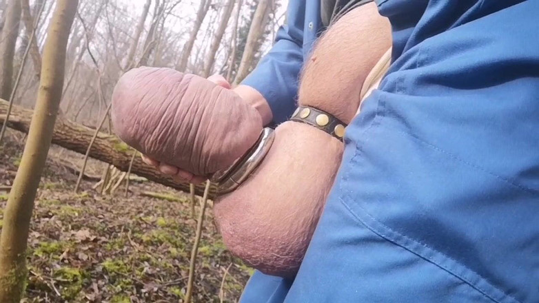 Monster_Meat_: Дрочить у парку