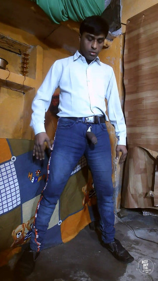 Desiboy110Ankit: Chcací zábava čůrání ve sprše kluk ruční práce masturbovat zábavu