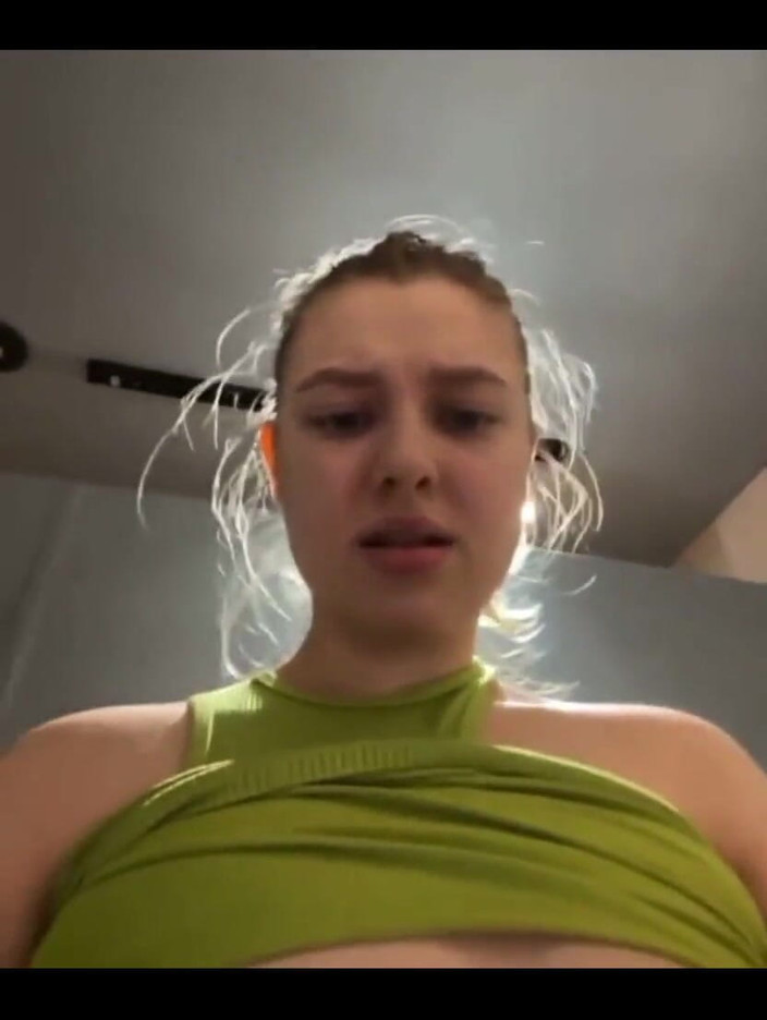 JuiceLussie: Bláznivé šukání v tělocvičně na veřejnosti