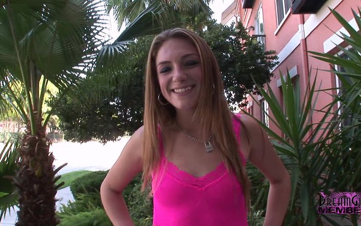 Dream Girls: Lacey Cums Really Hard After Public Flashing