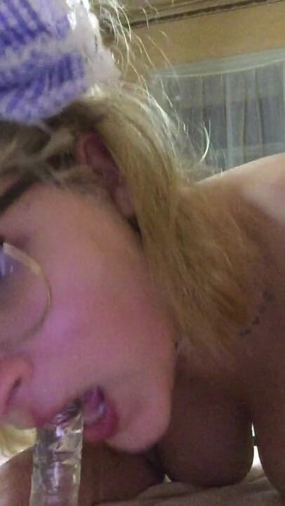 Princessa: Dildo sucking