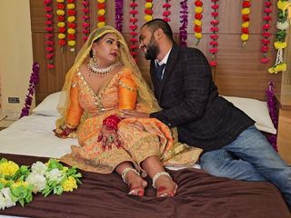 Flame Movies: Razia Bhabhi si è fatta scopare la figa stretta e la...