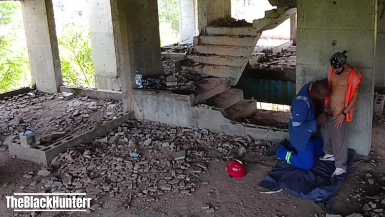TheBlacKHunterr: Pracownicy ruchają się w pracy w dzień wolny od pracy