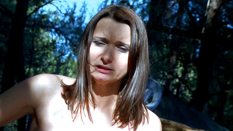 Time To Jerk Off: Venku buší brunetka s velkými prsy