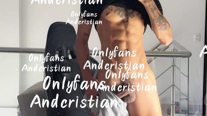 Andcristiann: Lahodný hetero zadek, miluje šukat její sexuální panenku