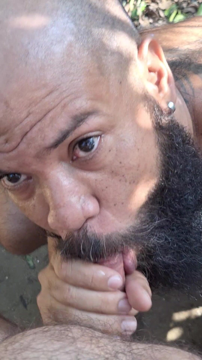 Tio Barbudo: Secret Meeting on the Trail: Feeding in the Middle of...