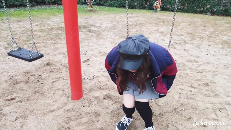 Lecherous: Clementine - jugando en el parque