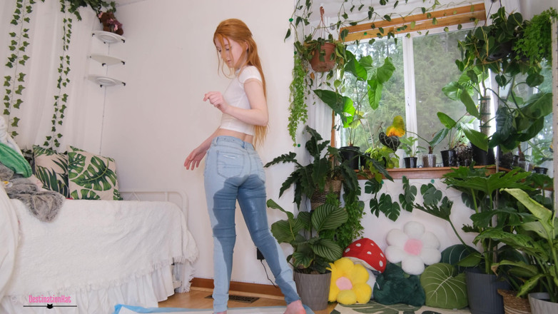 Destination Kat: Mokré džíny a kalhotky