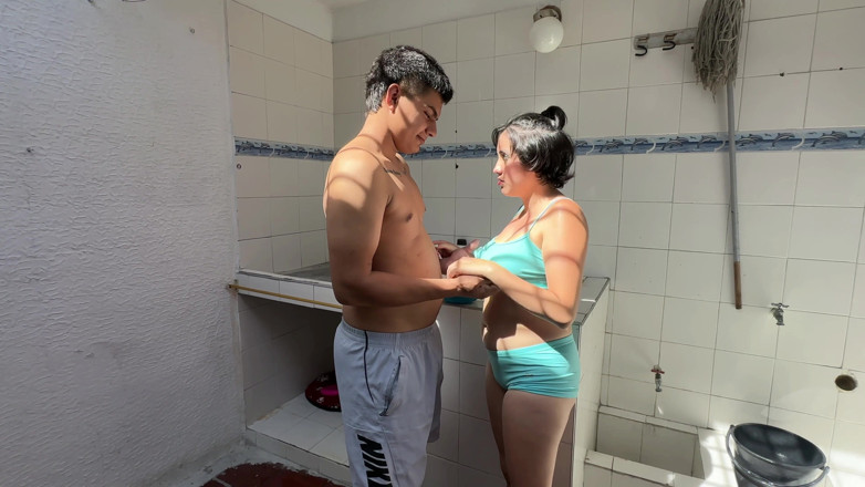 ManuelaAlvarez: Saya Membantu Kakak Tiri Keldai Besar Saya Seksi Untuk Merawat...