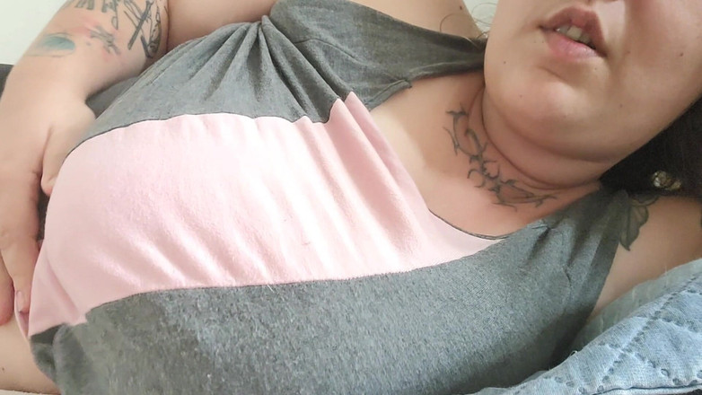 alucidfever: Menyiapkan payudaraku untuk memberimu susu (tanpa bicara)