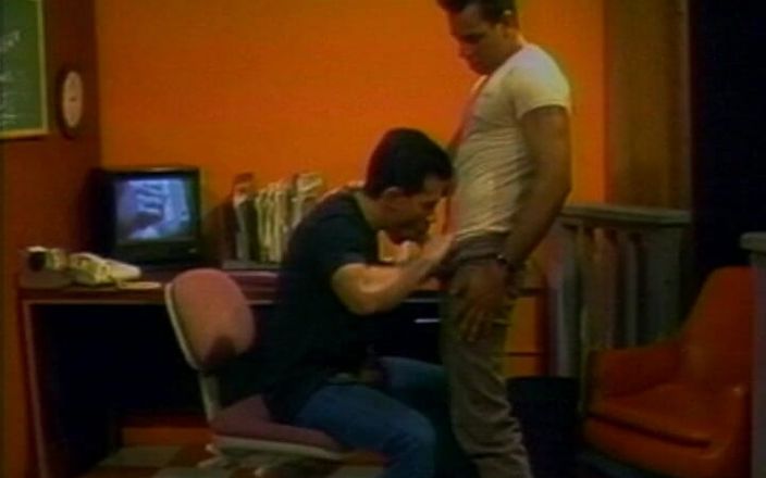 Gay RetroX VHS: Cowok sange dengan irama #3