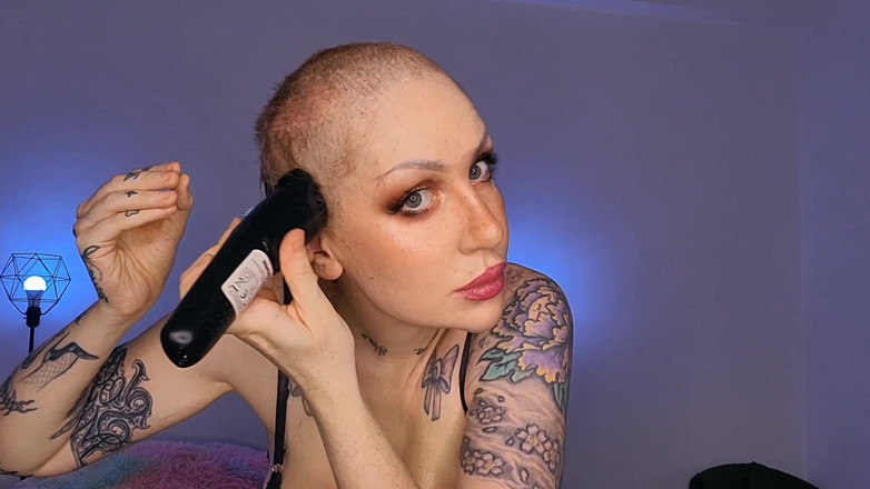 LDBMistress: Ruda goli głowę