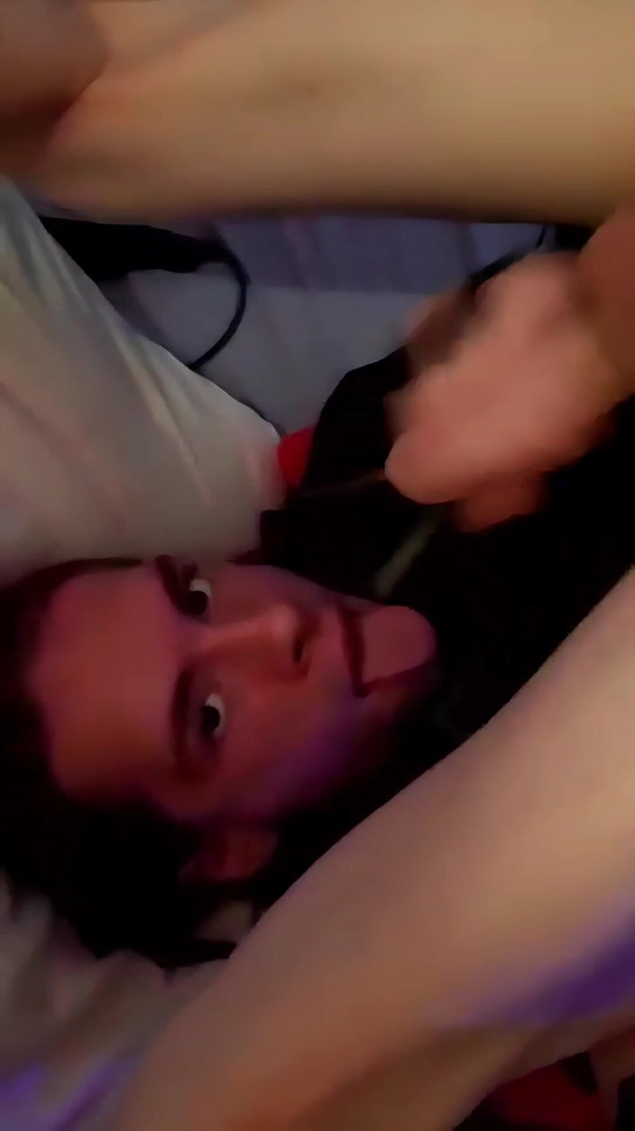 LoonaFemboy: Loona Shemale Trans Pohladila si výstřik na obličej přijít Se...