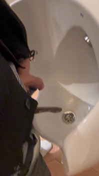 Harry_jen | Pissing Outside in Public Toilet