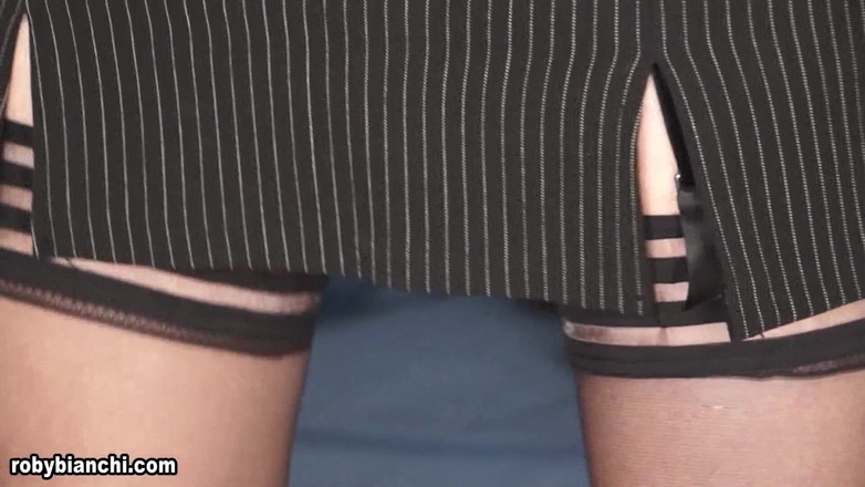 MMV Films and Clips XXX: Le Donne Bagnate Arrapate Vogliono Avere Diversi Cazzi Dentro Contemporaneamente