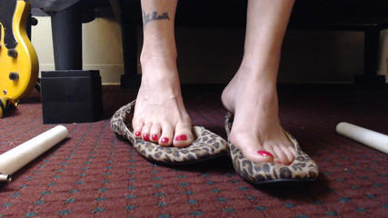 Abby Anna: Shoeplay baletflats kuku merah