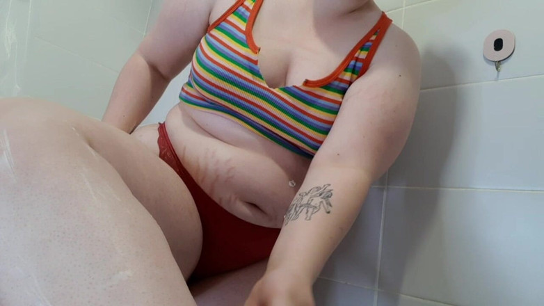 AssGives: Golenie w łazience