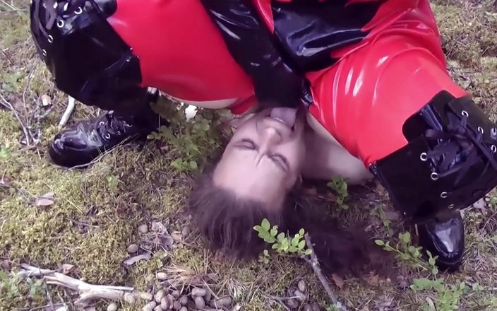 Arya Grander: Femdom ponížení, chcaní, břišní fetiš, latex, mokrý a špinavý