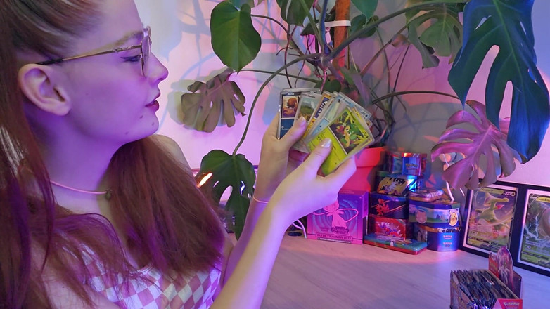 petitesubkitten: Asmr Toys tire une jolie rousse