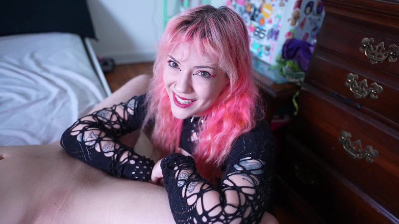 lilredvelvettt: Šukej svůj zadek, zatímco udělám skutečného muže