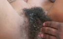 Best Butts: Cảnh tôn sùng với một cô gái da đen được cạo râu để...