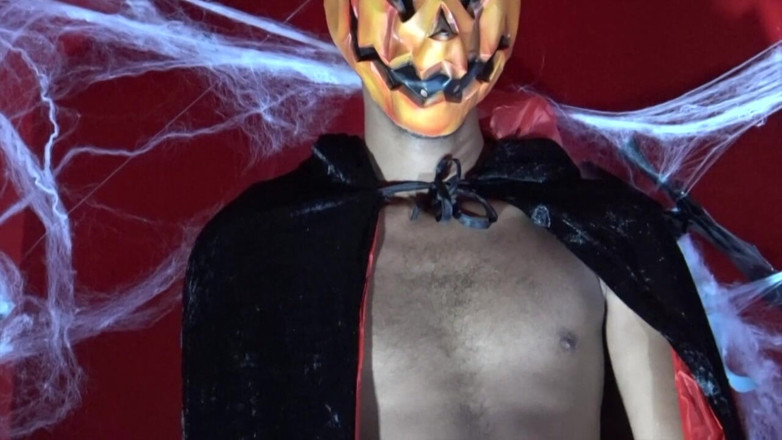 INTERRACIAL BAREBACK SEX: Fucked bareback by ebony top for Halloween
