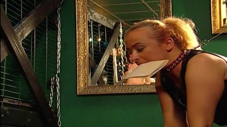 Absolute BDSM films - The original: Umiliante penetrazione con dildo
