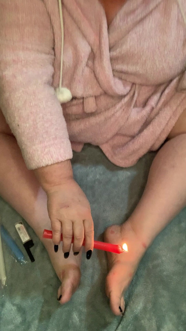 BlancaGirlBBW: Wax My Feet