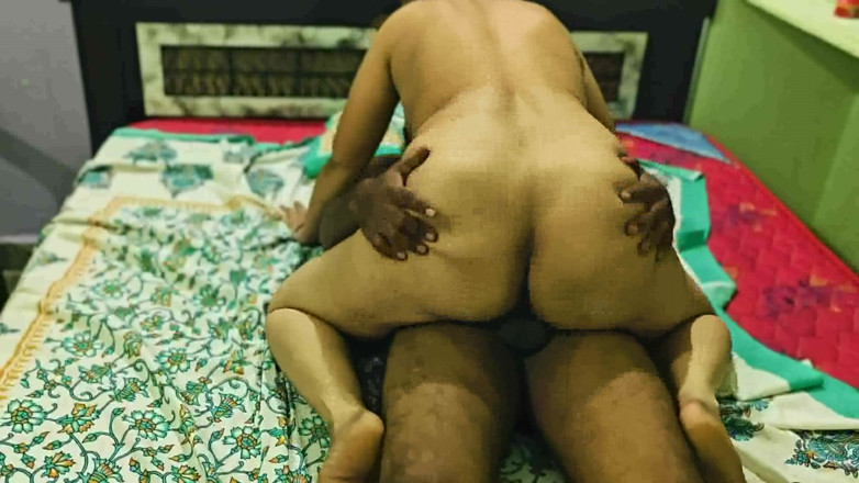 Sexy sindu: Primul sex al cuplurilor fierbinți căsătorite indiene