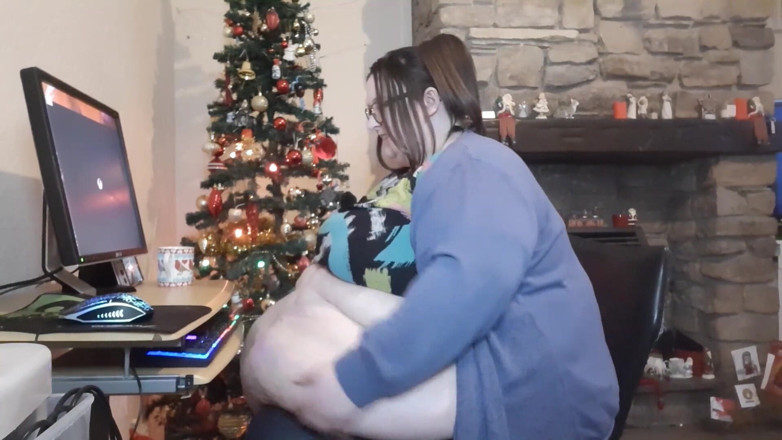 SSBBWLadyBrads: The fattest girl at work belly rubs