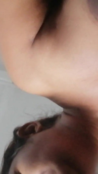Sucer la chatte d’une soubrette desi