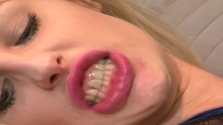 UK FAMILY FUCKERS: Meine stiefschwester ist eine schlampe 02