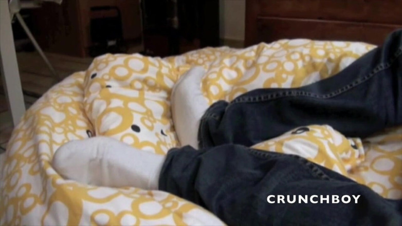 French Twinks Amator videos: Un jumelle se fait baiser par le haut blond Kameron...