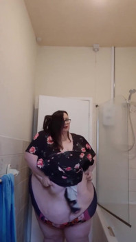 Ssbbw duşdan önce azdırıyor