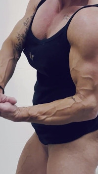 Kandy Flexes в душе