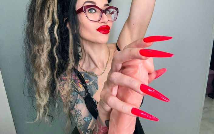 Julia domaina: चमकीले लाल लंबे नाखून और थूक के साथ हैण्डजॉब