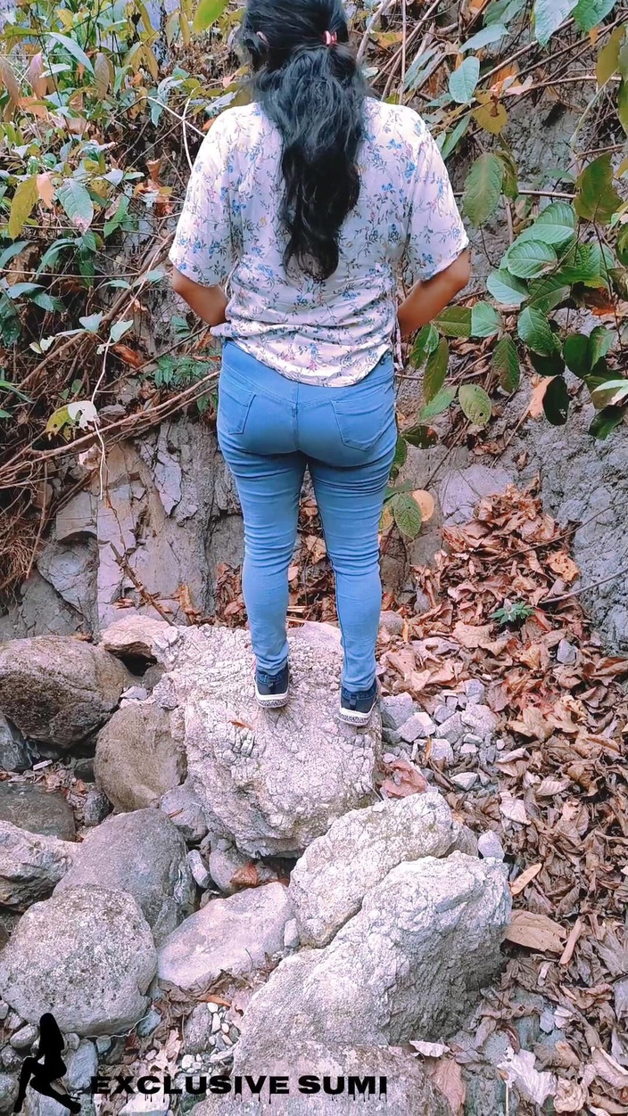 Hot Wife Sumi: Dibawa ke Hill Jungle dan dientot habis-habisan