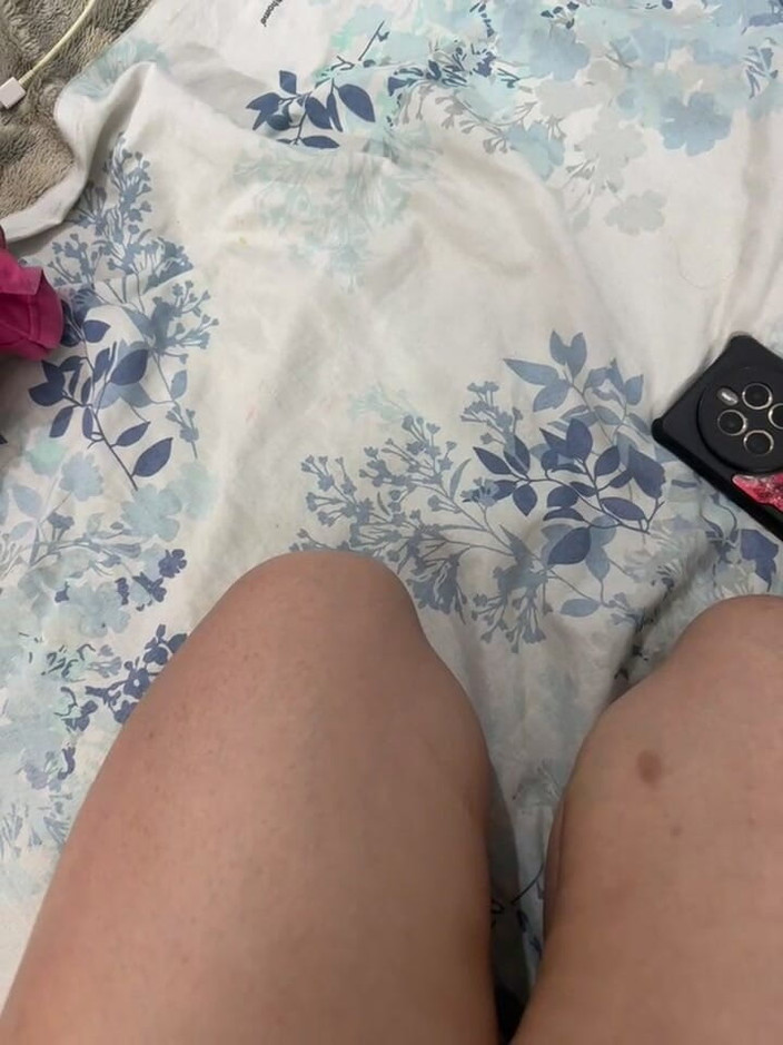 Apki Bhabhi: Bhabhi Ki Chut Ko Itna Chato Ki Pani Nikal Jayee