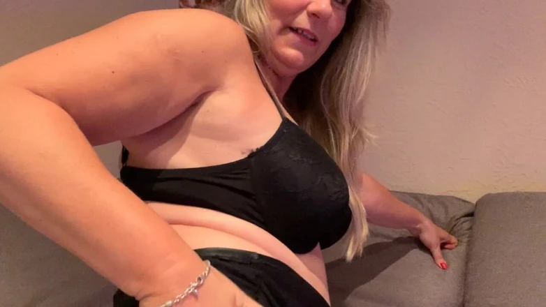 SweetSusi: Anal Plug with Red Heart
