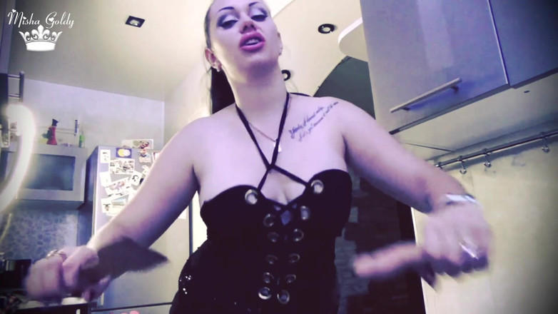 Goddess Misha Goldy: Straffen voor zo pathetisch zijn