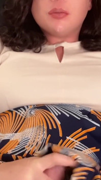 Transexual novia se prepara antes de una gran cita
