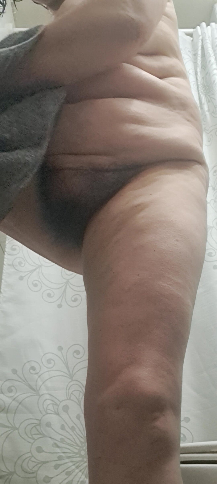 Mommy big hairy pussy: MILF with a Very Hairy Pussy