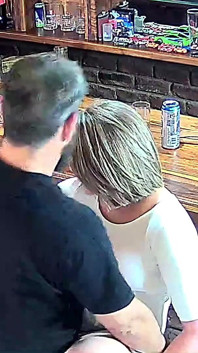 Ich habe gerade meinen ehemann erwischt, wie er mit der ehefrau des nachbarn betrügte