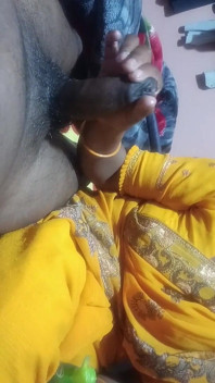 Desi Bhabhi Gave a Handjob and Then Got Her Ass Fucked